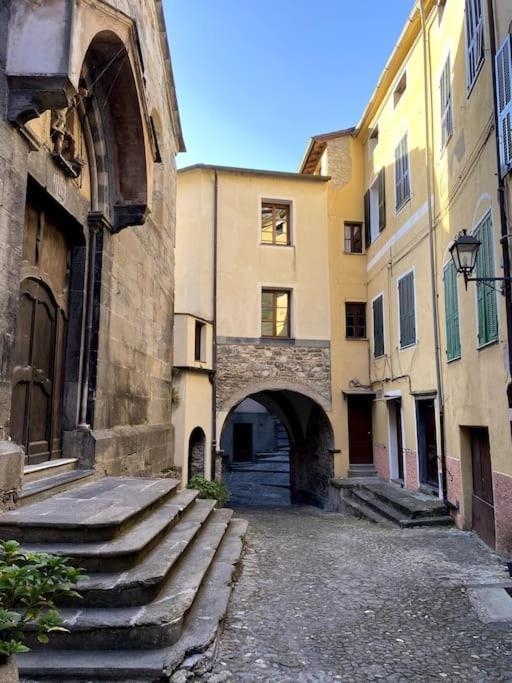 Iconic Italian Townhouse W Rooftop Terrace, Pigna Villa ภายนอก รูปภาพ