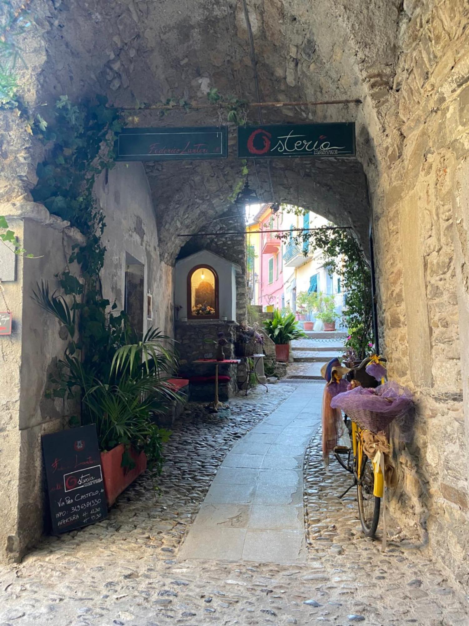 Iconic Italian Townhouse W Rooftop Terrace, Pigna Villa ภายนอก รูปภาพ