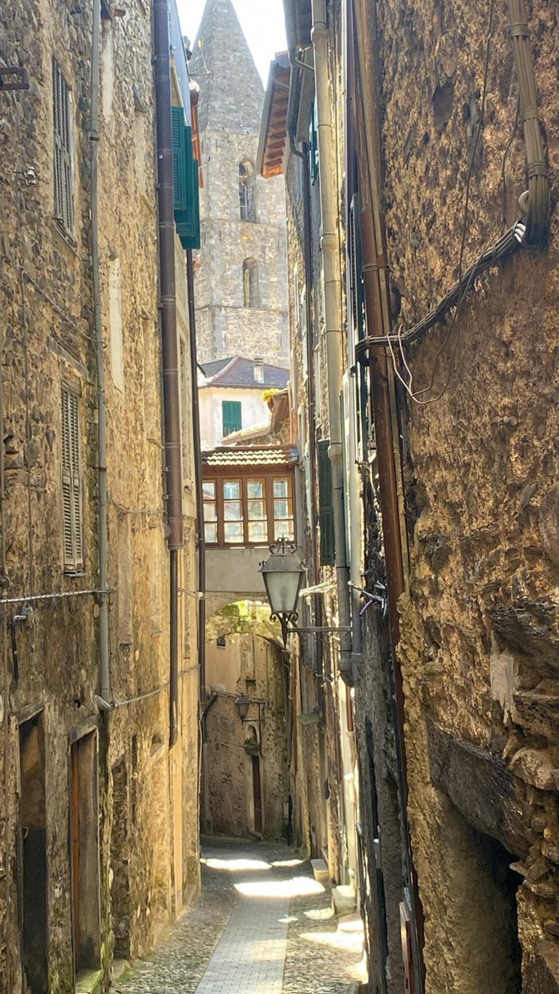 Iconic Italian Townhouse W Rooftop Terrace & Mountain View, ปิญา ภายนอก รูปภาพ