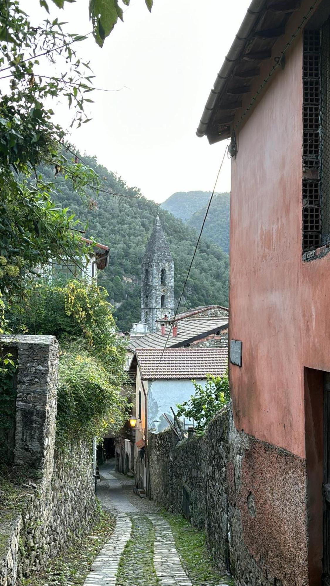 Iconic Italian Townhouse W Rooftop Terrace & Mountain View, ปิญา ภายนอก รูปภาพ